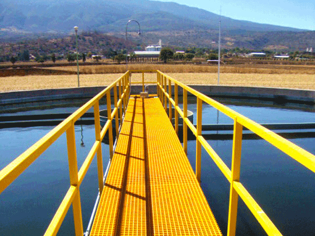 Fiber Glass Reinforced Plastic Yellow Molded Grating and Handrail in Wastewater Treatment Facility